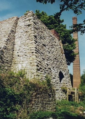 Picture of the draw kilns before restoration